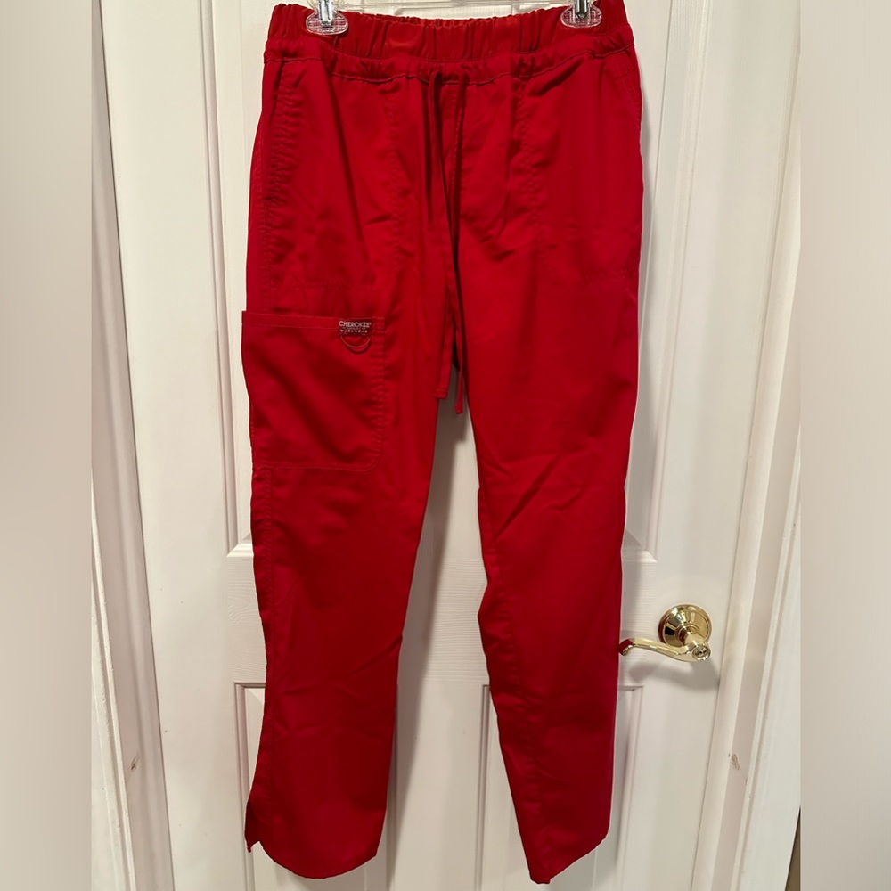 Cherokee Workforce cargo scrub pants. Size medium.